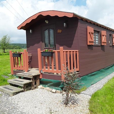 Monts De Flandre Insolite Berthen Exterior foto